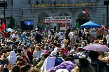 Crowd_at_Civic_Center3.jpg