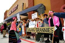 Raging_Grannies_2.jpg