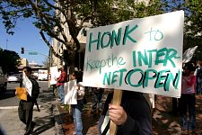 Honk_for_Internet_Freedom_3.jpg